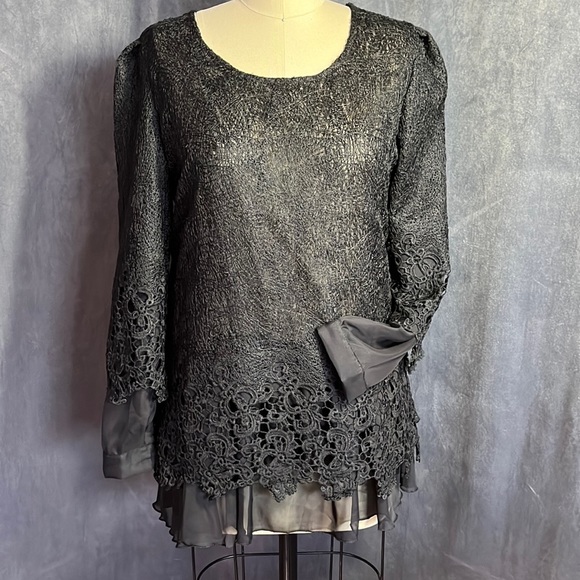 Black lace and chiffon long sleeved tunic top. Size L fits like a size 8. - Picture 1 of 7